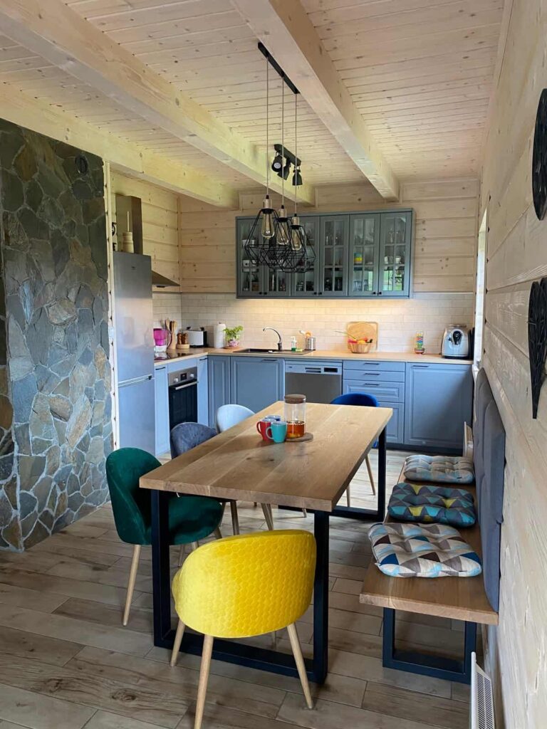 górskie formy drewniany dom z balią w górach